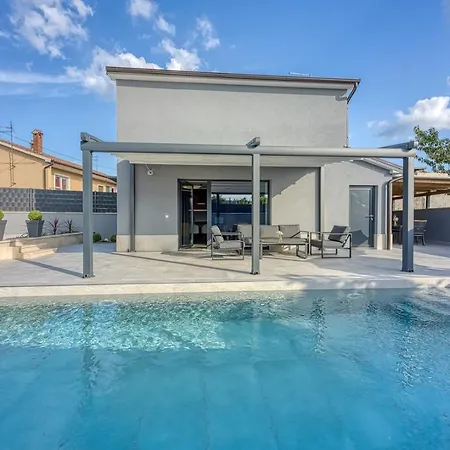 Ana With Private Pool *