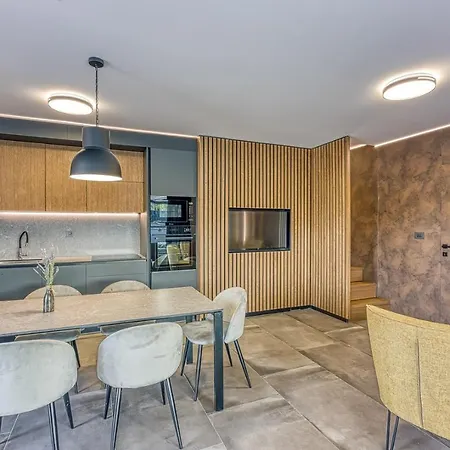 Ana With Private Pool فيلة