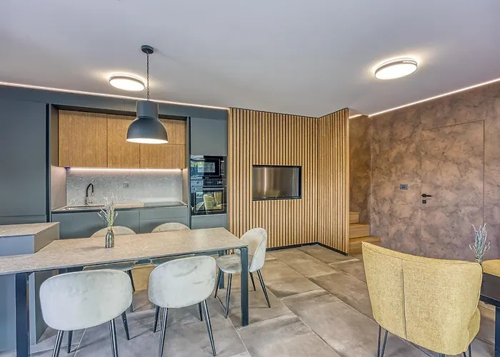 Ana With Private Pool Vila