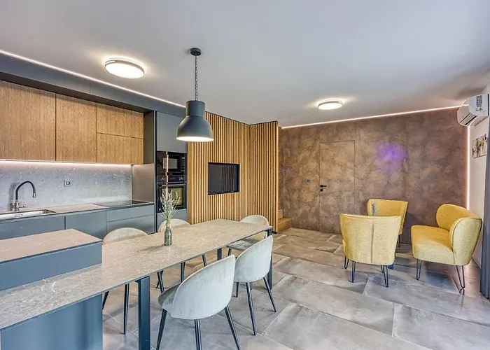 Ana With Private Pool * Tinjan